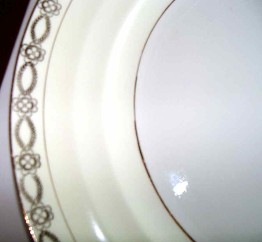7577 Dinner Plate by Crown Potteries-1
