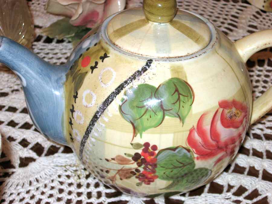 Cottage Quilt Teapot & Lid by China (Made in China)-1