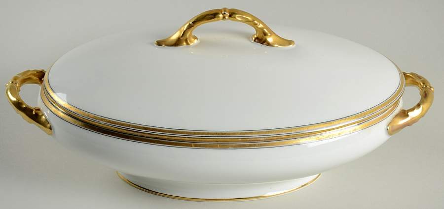 CMT123 Oval Covered Vegetable by Charles Martin-1