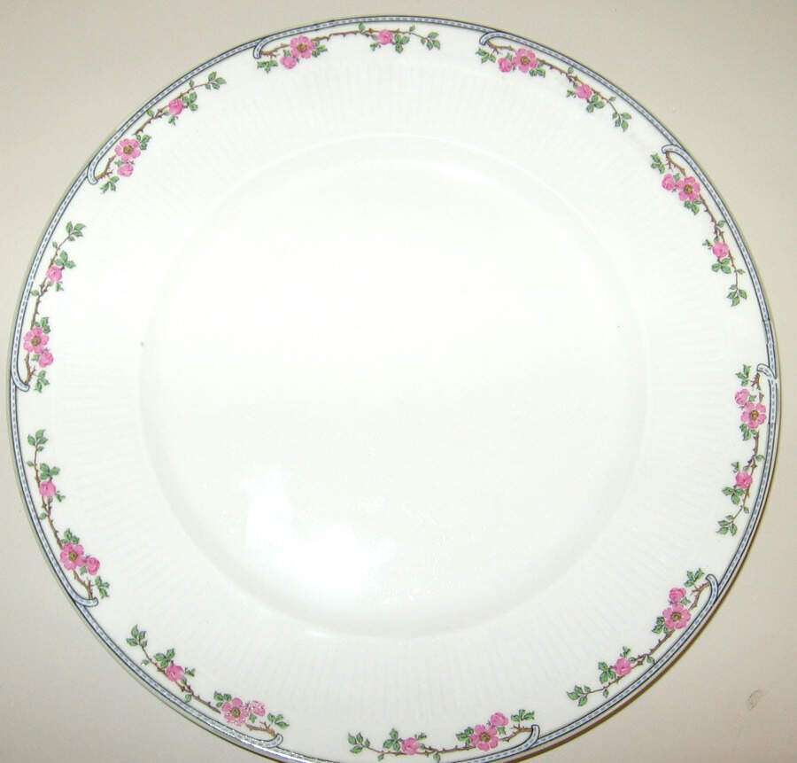CHF1460 Dinner Plate by Charles Field Haviland-1