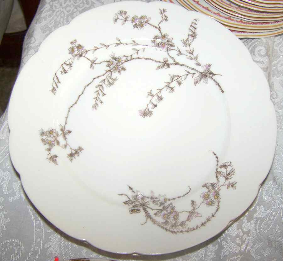 CHF1464 Dinner Plate by Charles Field Haviland-1