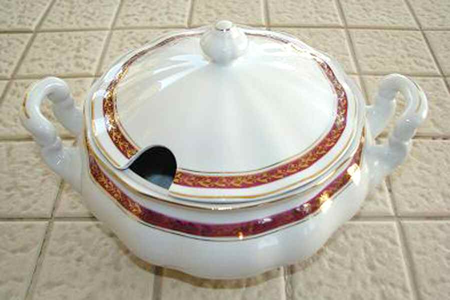 CIL48 Tureen &  Lid by Cmielow (Poland)-1