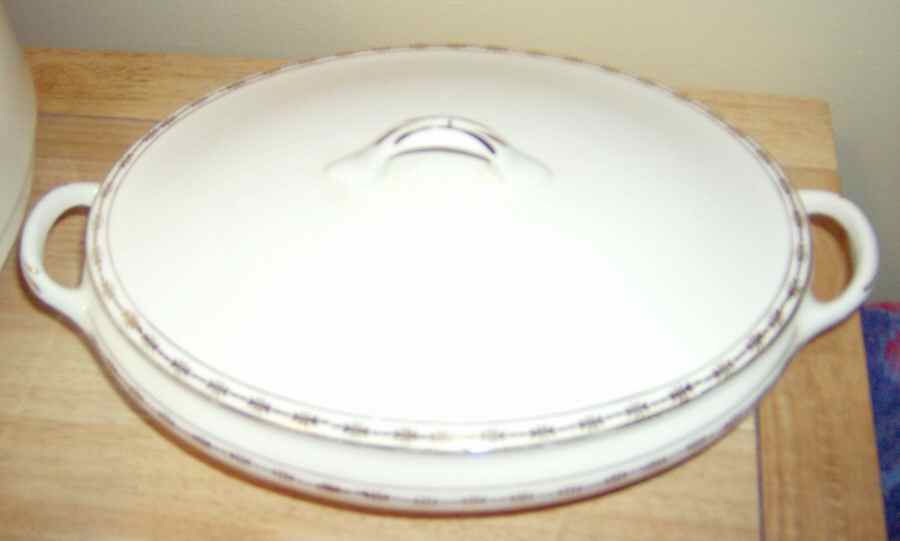 CRO334 Oval Covered Vegetable by Crooksville-1