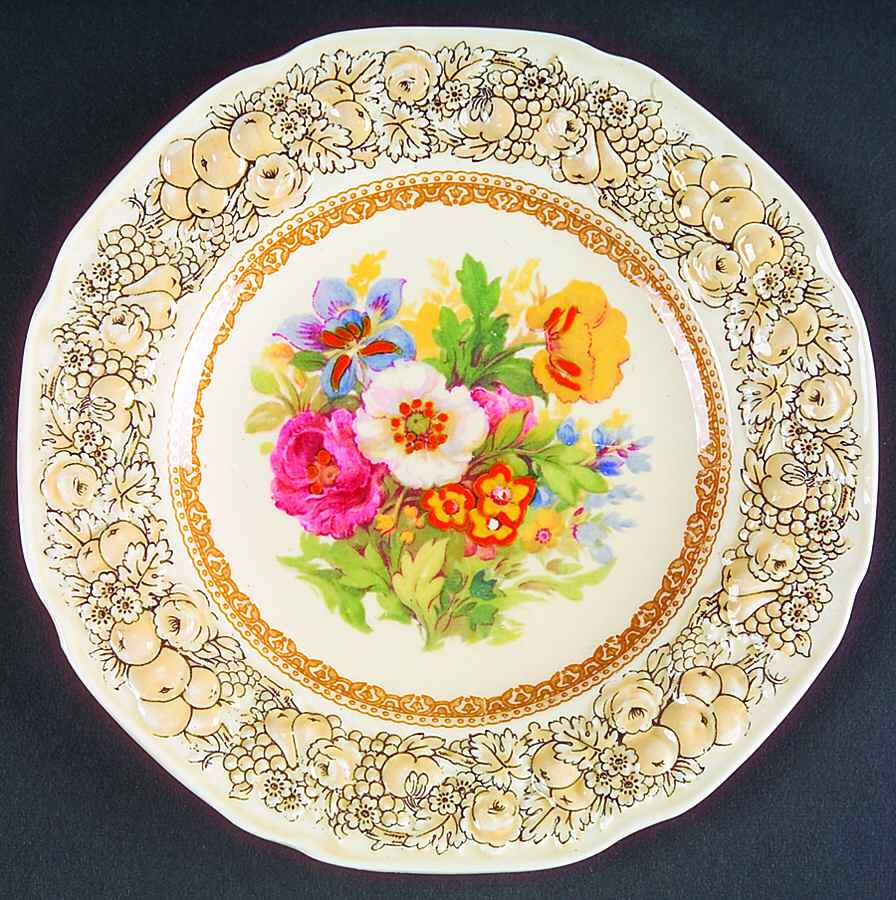 CRD213 Bread & Butter Plate by Crown Ducal-1