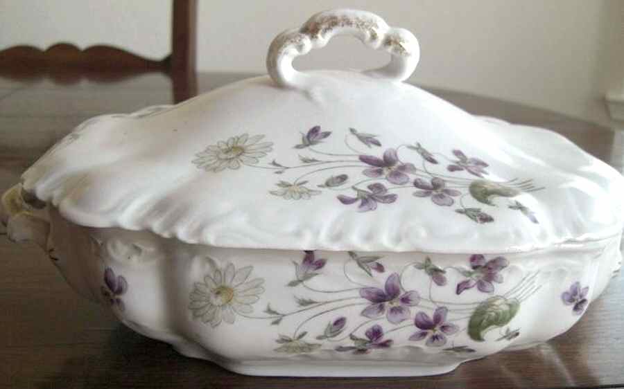 2753 Oval Covered Vegetable by Carlsbad-1