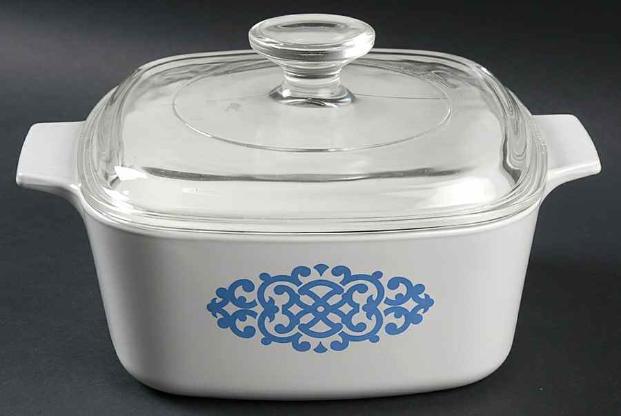 Shell Oil Medallion 1.5 Quart Square Casserole with Lid by Corning Corelle-1