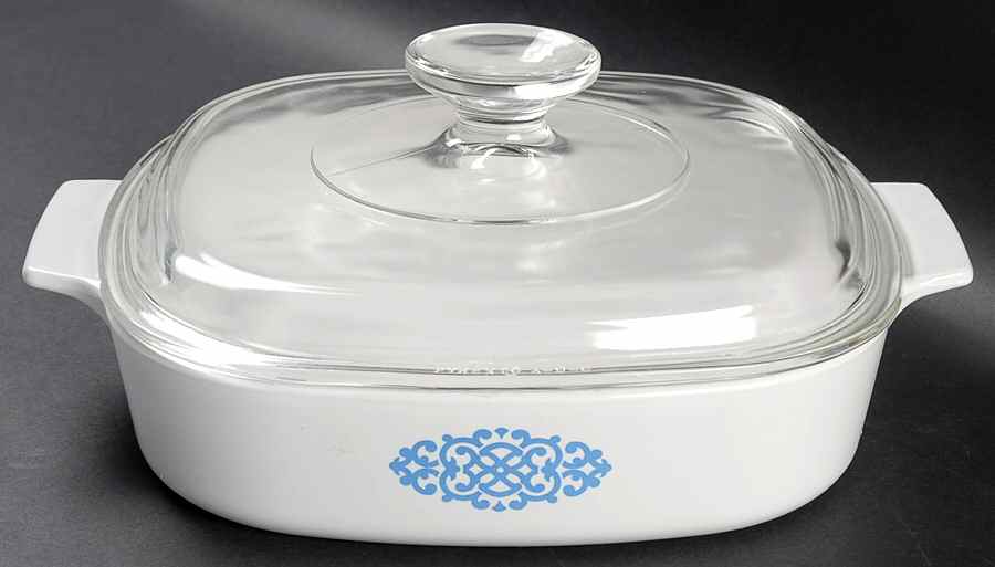 Shell Oil Medallion 1.5 Quart Square Casserole with Lid by Corning Corelle-1