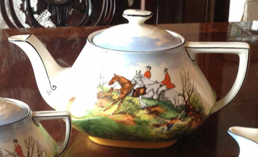 CRD217 Teapot & Lid by Crown Ducal-1