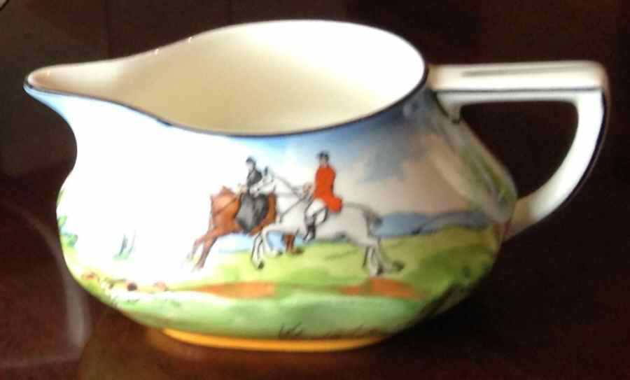 CRD217 Creamer by Crown Ducal-1