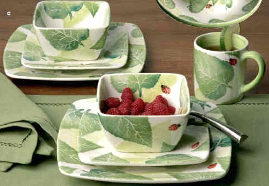 Ladybugs Square Dinner Plate by Casafina-1
