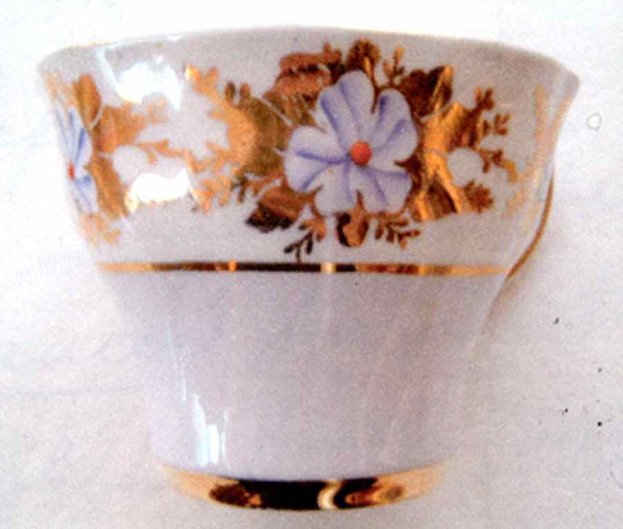 1158 Flat Cup by Clare (England)-1