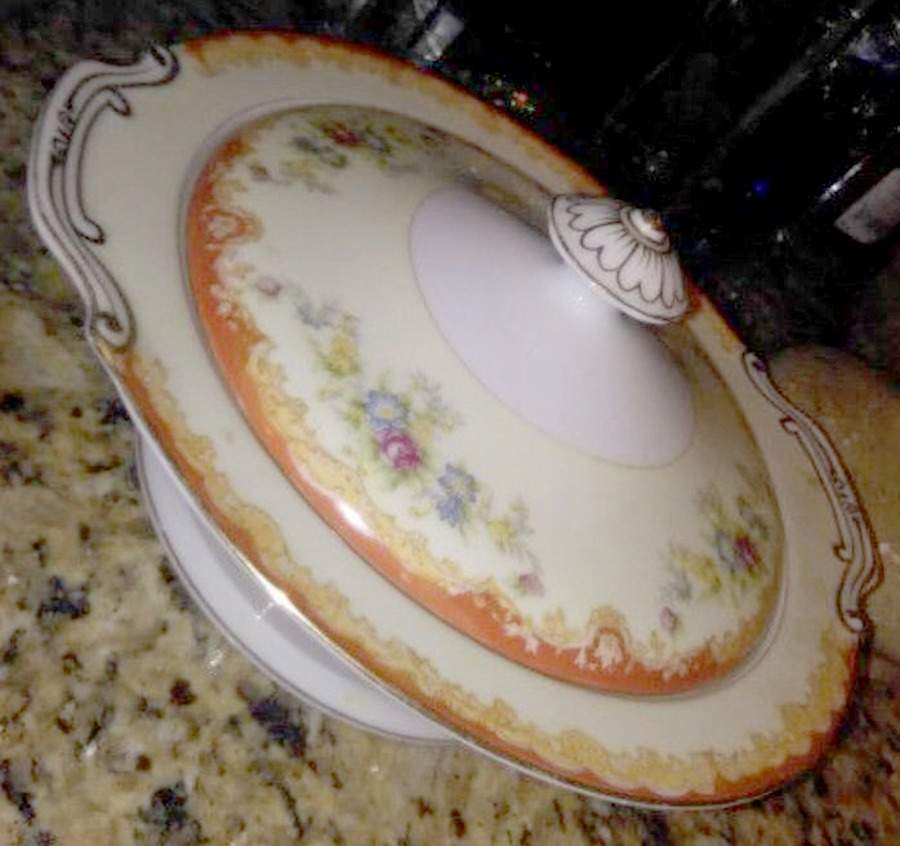 COW20 Round Covered Vegetable by Crown China (Japan)-1