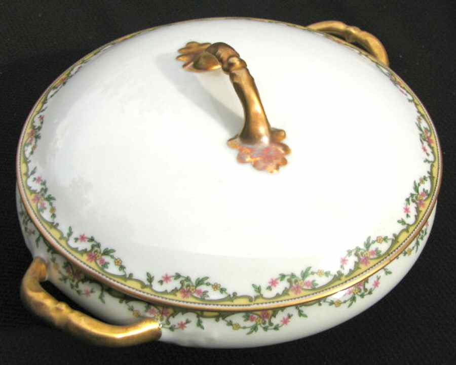 CRG81 Round Covered Vegetable by Henri Creanges-1