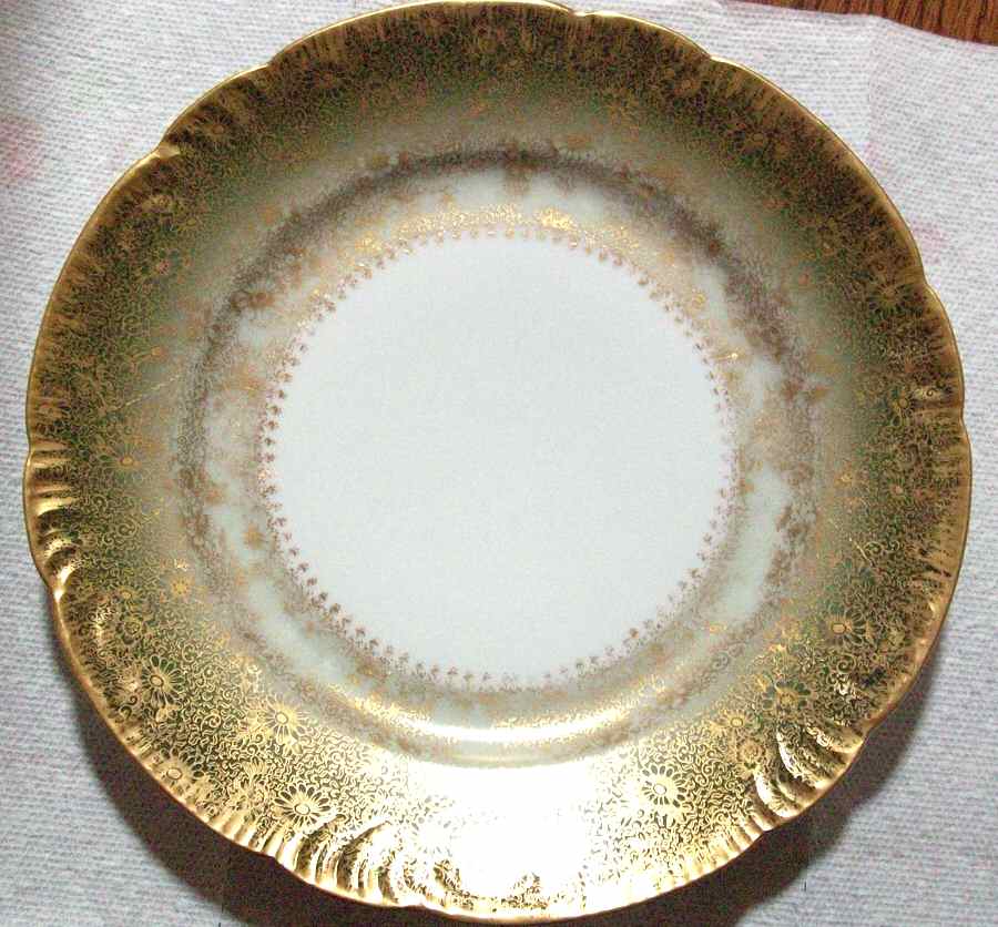 CHF1499 Dinner Plate by Charles Field Haviland-1