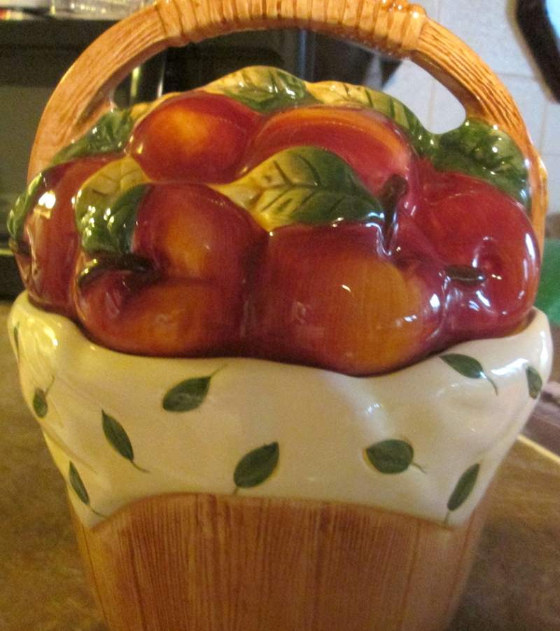 CKA7 Figural Cookie Jar & Lid by Cooks Club-1