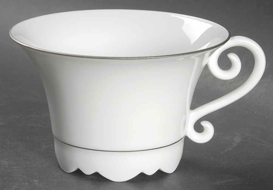 Pleine Aile Platinum Flat Cup by Jean Louis Coquet-1