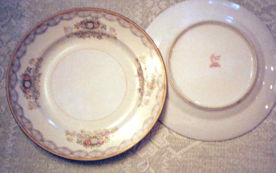 CST11 Dinner Plate by Crescent (Japan)-1