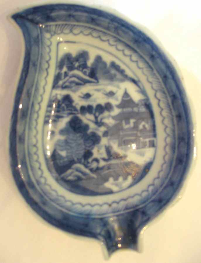 CX488 Small Ashtray by China (Made in China)-1