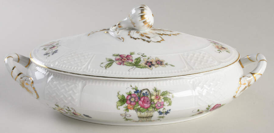 HCZ302 Oval Covered Vegetable by Haas-Czjzek Coronado-1