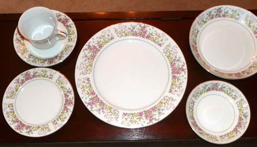 Milford Footed Cup & Saucer Set by Crescent (Japan)-1