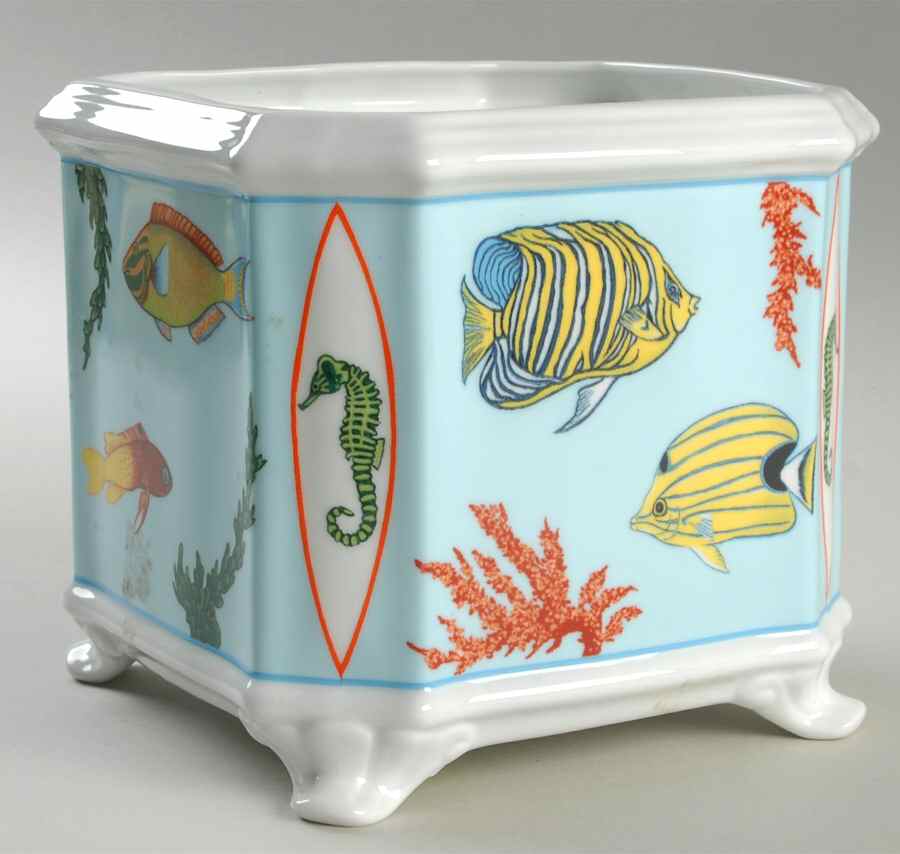 Reef Medium Cachepot by Lynn Chase-1