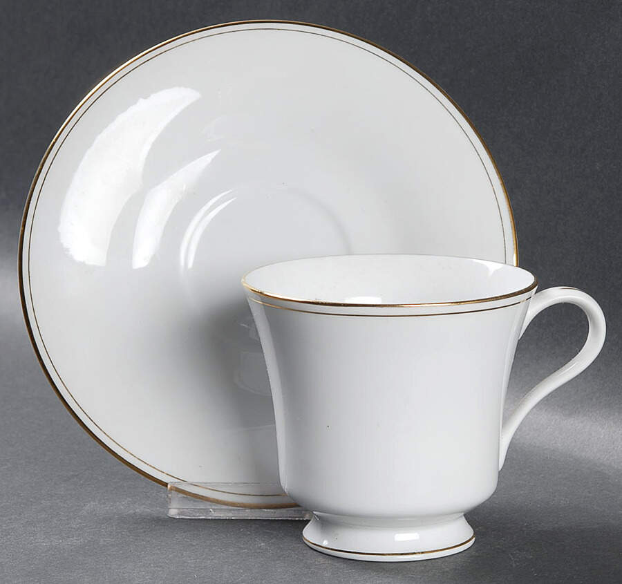 YSH13 Footed Cup & Saucer Set by Yong Sheng Porcelain-1