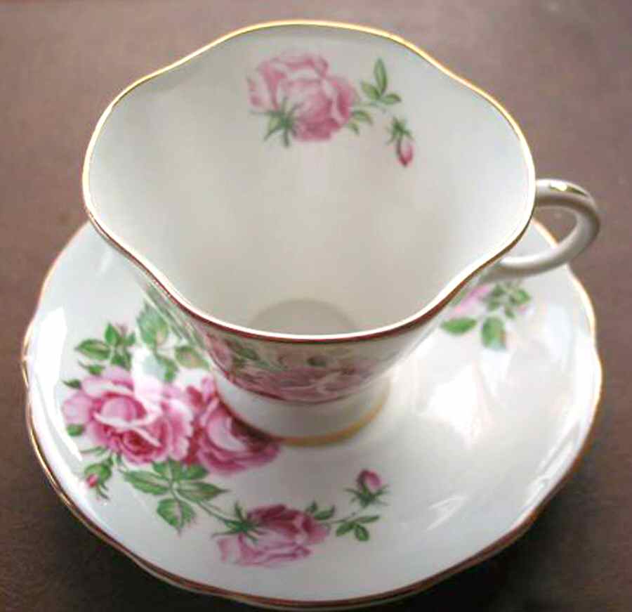 373-52 Footed Cup & Saucer Set by Clarence (England)-1
