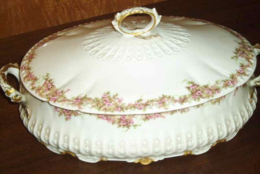 CHF1559 Oval Covered Vegetable by Charles Field Haviland-1