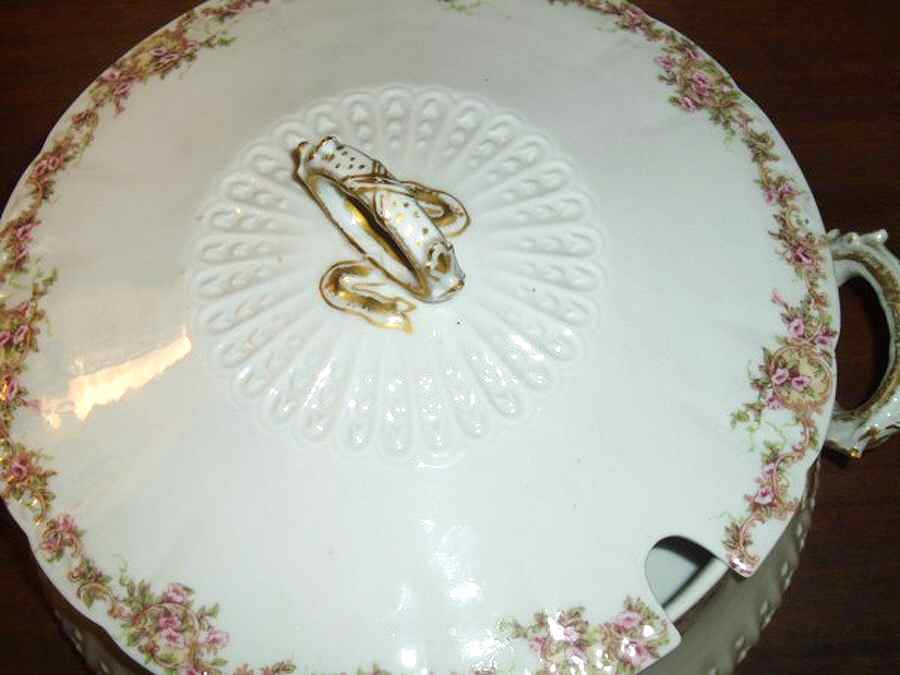 CHF1559 Tureen &  Lid by Charles Field Haviland-1