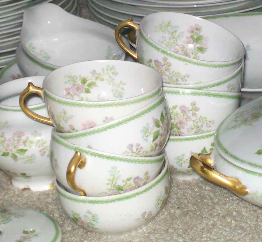 CHF1566 Flat Cup by Charles Field Haviland-1