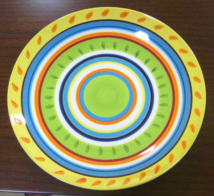 Summer 2010 Dinner Plate by China (Made in China)-1