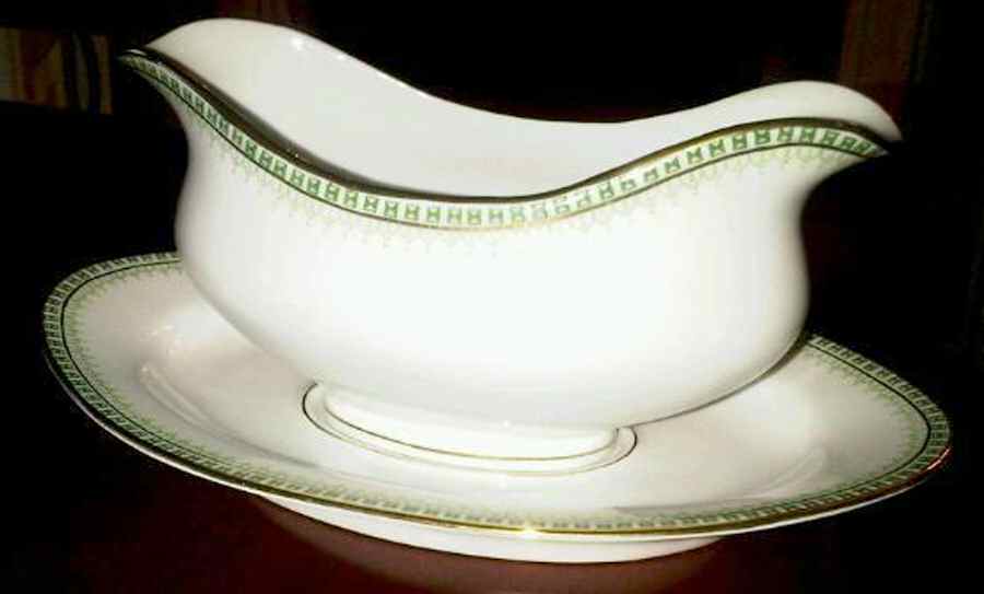 CIM133 Gravy Boat & Underplate by Crown Imperial-1
