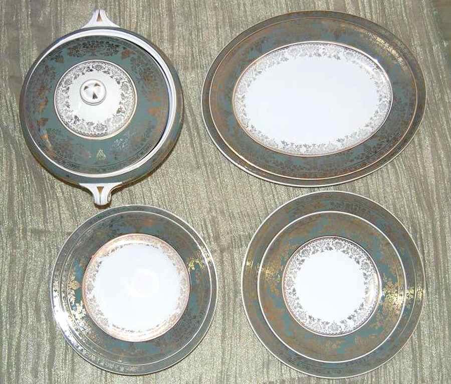 CRD234 9" Oval Vegetable Bowl by Crown Ducal-1