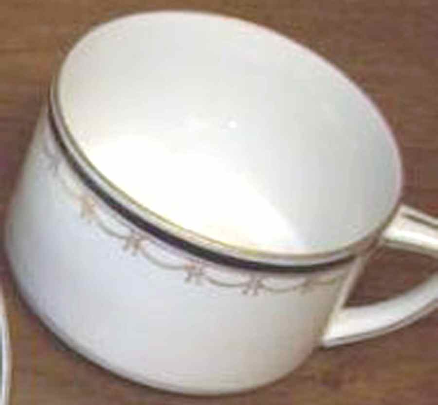 3921 Flat Cup by Czechia-Czechoslovakia-1