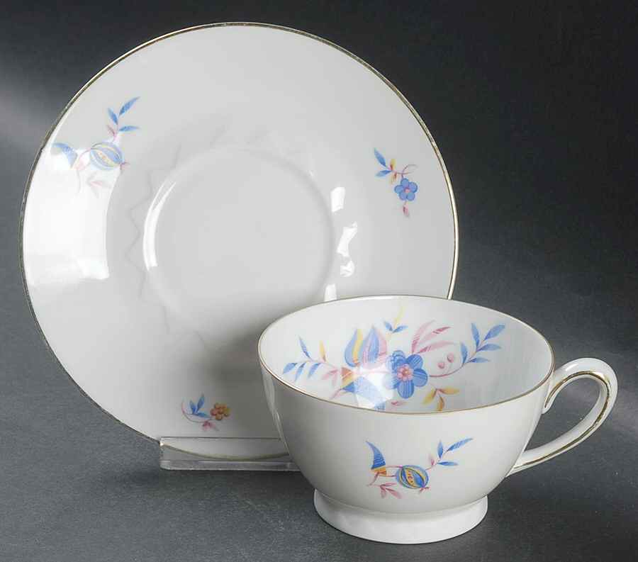 CNU10 Footed Cup & Saucer Set by Carstens-1