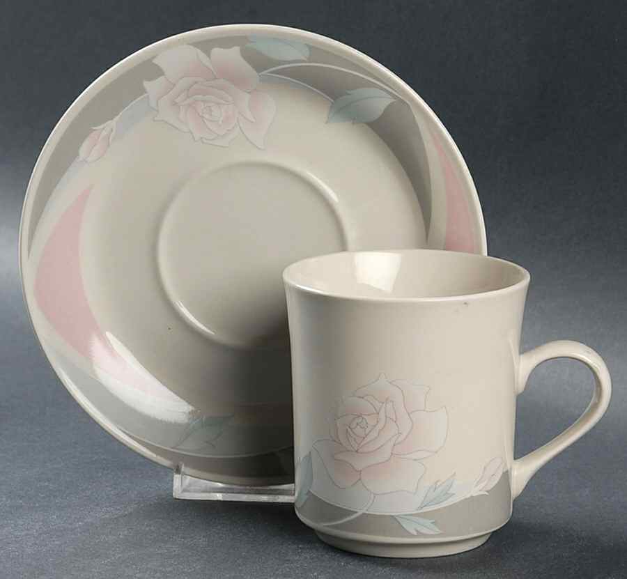 CQQ5 Flat Cup & Saucer Set by Ciera-1