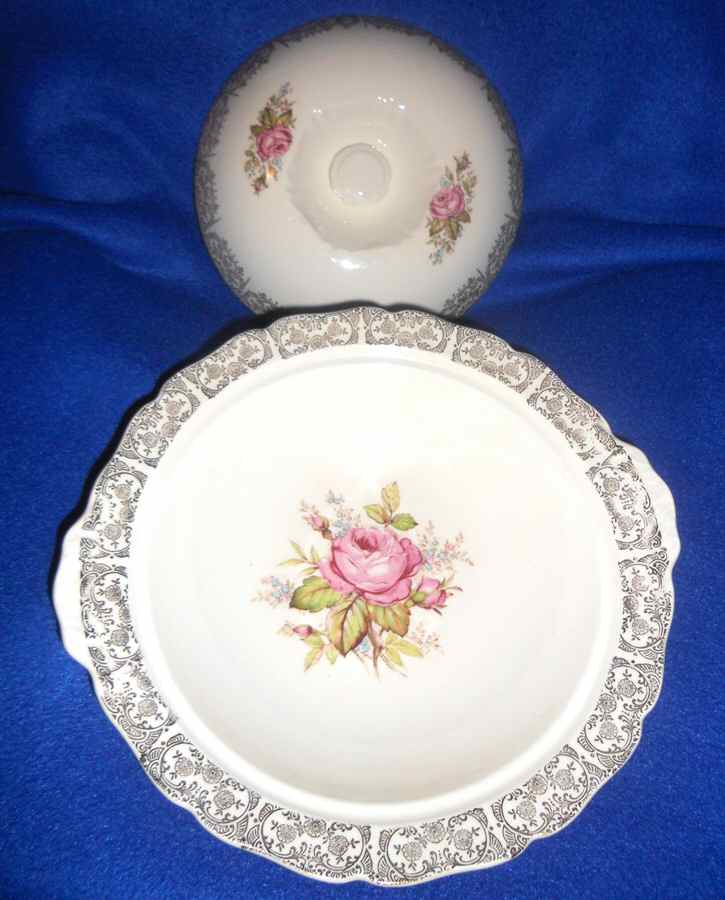 CAN258 Round Covered Vegetable by Canonsburg-1