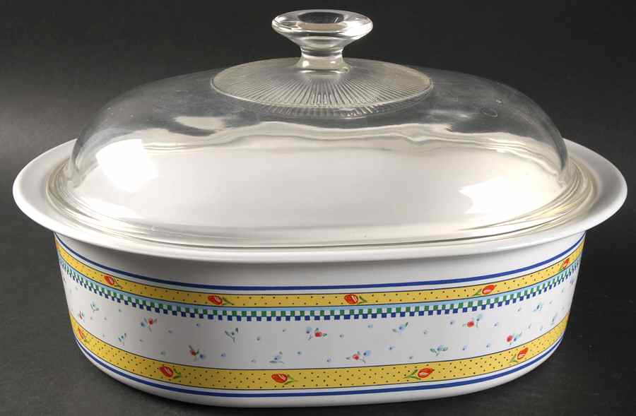 COR201 2.5 Quart Oval Covered Casserole by Corning Corelle-1
