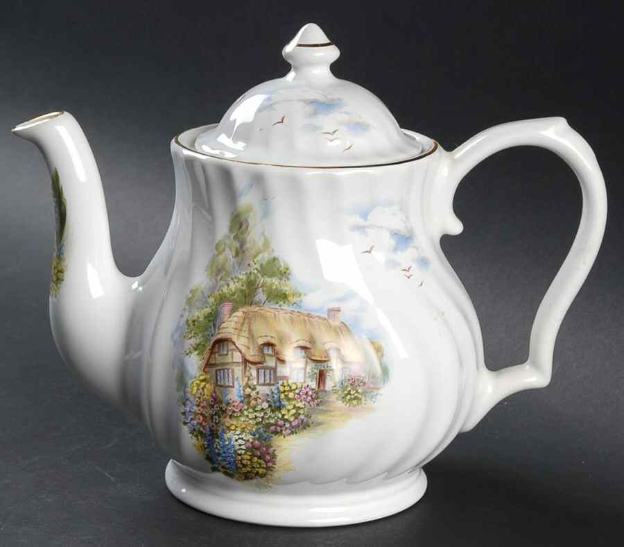 CVI6 Teapot & Lid by Crown Victorian-1