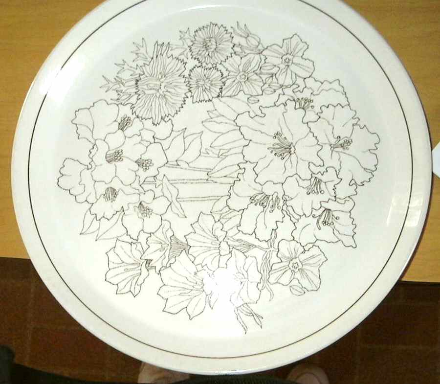 Filigree 600 Dinner Plate by Crown Lynn-1