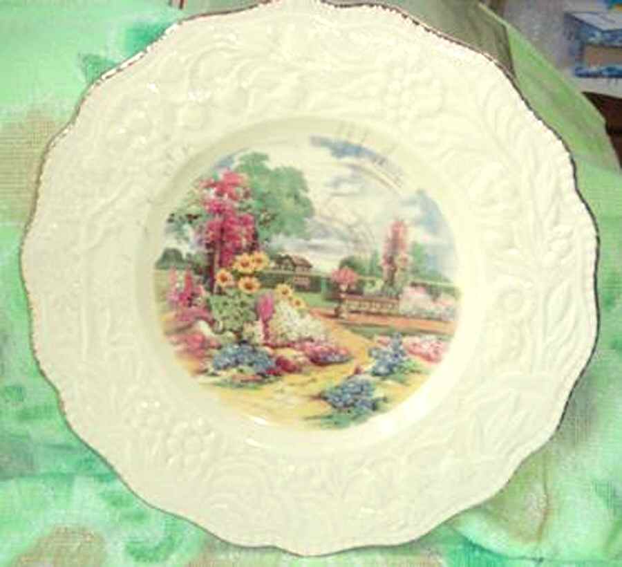 CRD243 Dinner Plate by Crown Ducal-1