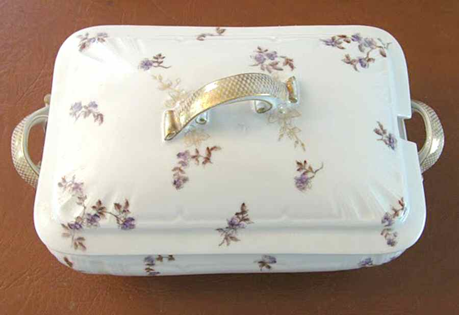 CHF1650 Tureen &  Lid by Charles Field Haviland-1