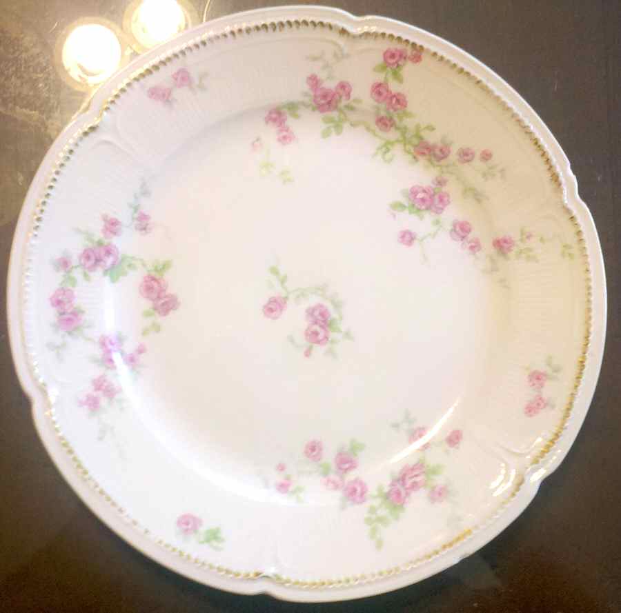CHF1655 Dinner Plate by Charles Field Haviland-1
