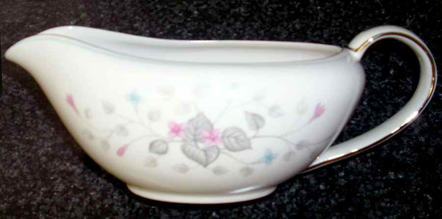 Maybelle Gravy Boat by Contour-1
