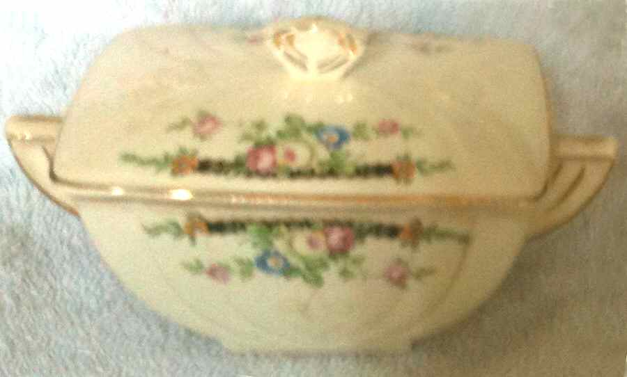 2137 Sugar Bowl & Lid by Crown Potteries-1