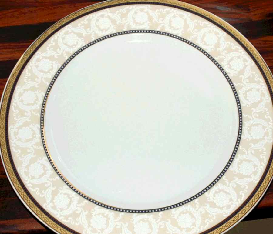 CBA11 Dinner Plate by Crown Bavaria-1