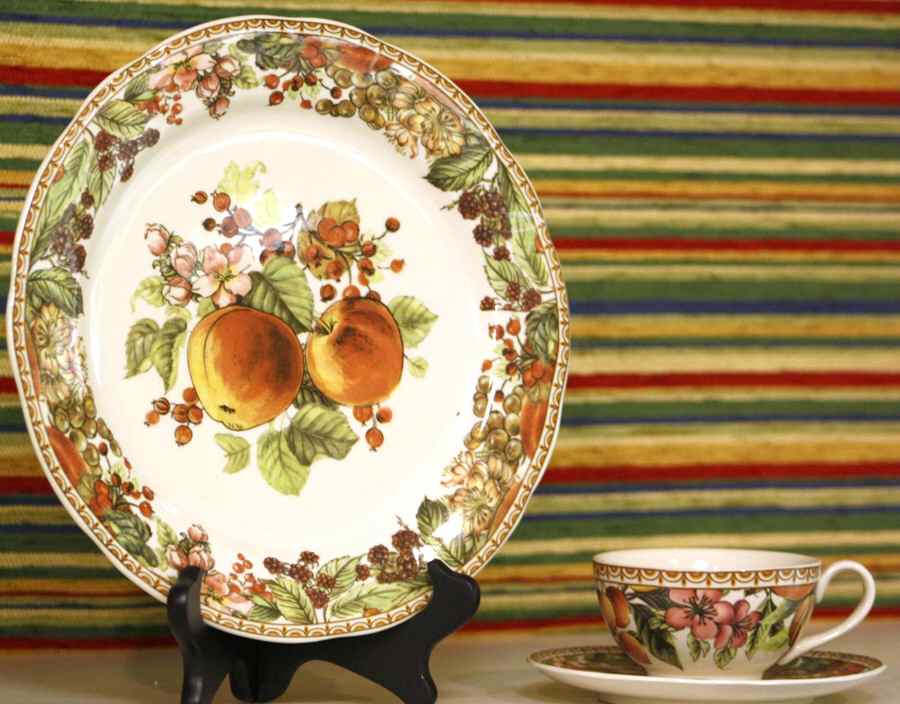 BUR4 Dinner Plate by Burton & Burton-1