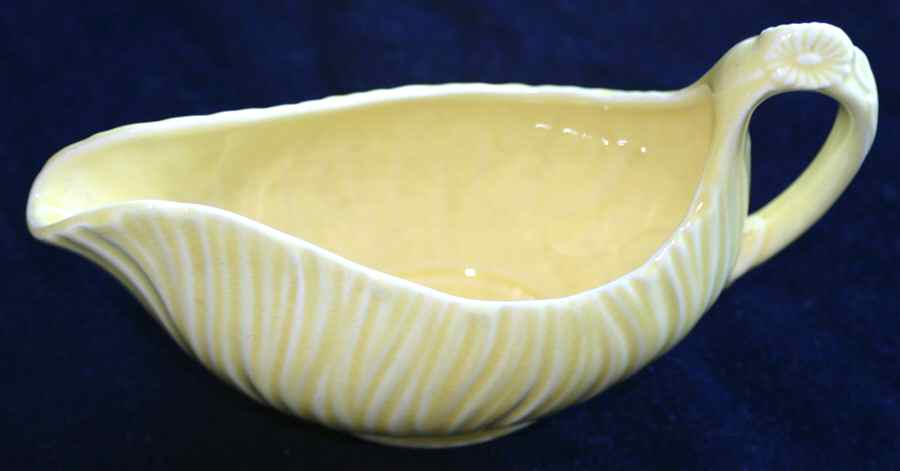 CRD252 Gravy Boat by Crown Ducal-1