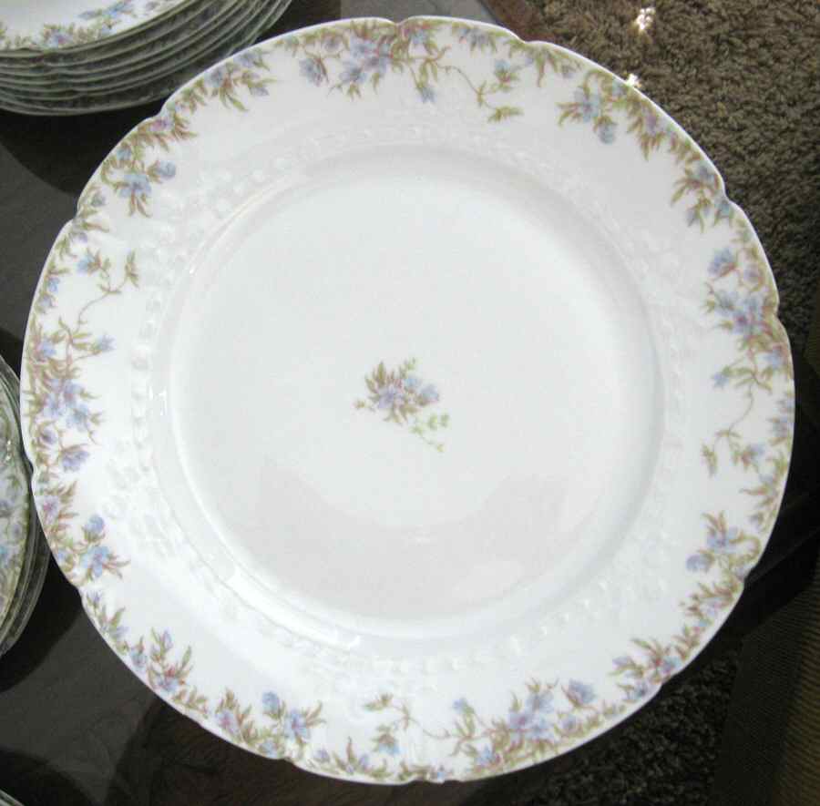 CHF1680 Dinner Plate by Charles Field Haviland-1
