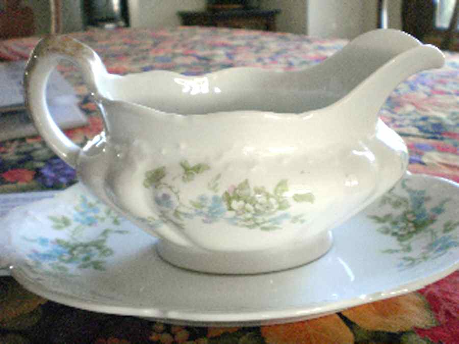 CMT146 Gravy Boat & Underplate by Charles Martin-1